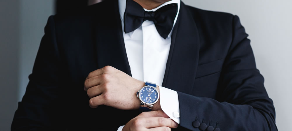 کدام مدل ساعت مناسب ست کردن با کت شلوار و استایل رسمی آقایان است؟