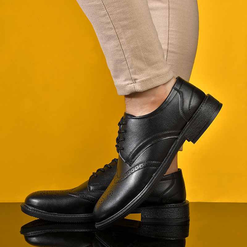 کفش چرم رسمی مجلسی مردانه مدل سوزنی طرح جدید 2020 مشکی مناسب آقایان مشکل پسند