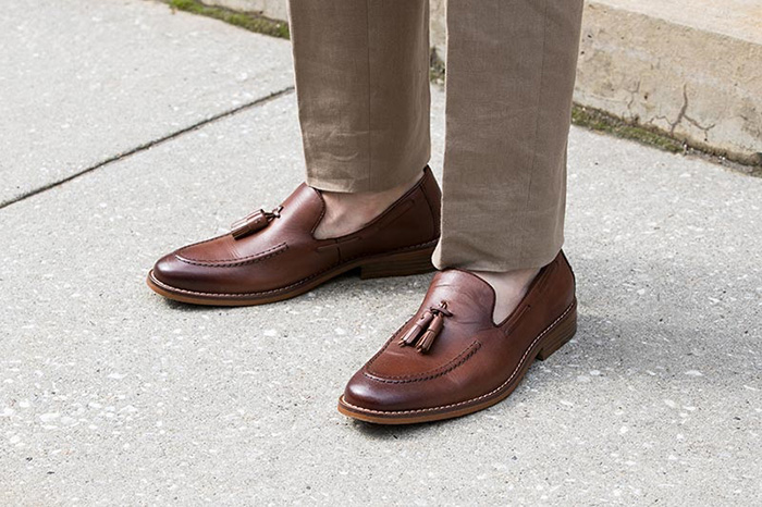 چه کفشی مناسب ست کردن با شلوار کتان آقایان است؟