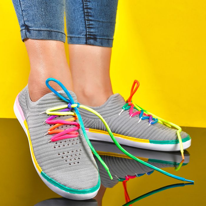 خرید اینترنتی کفش طوسی دخترانه اسپرت تخت صاف راحتی با بند های رنگارنگ
