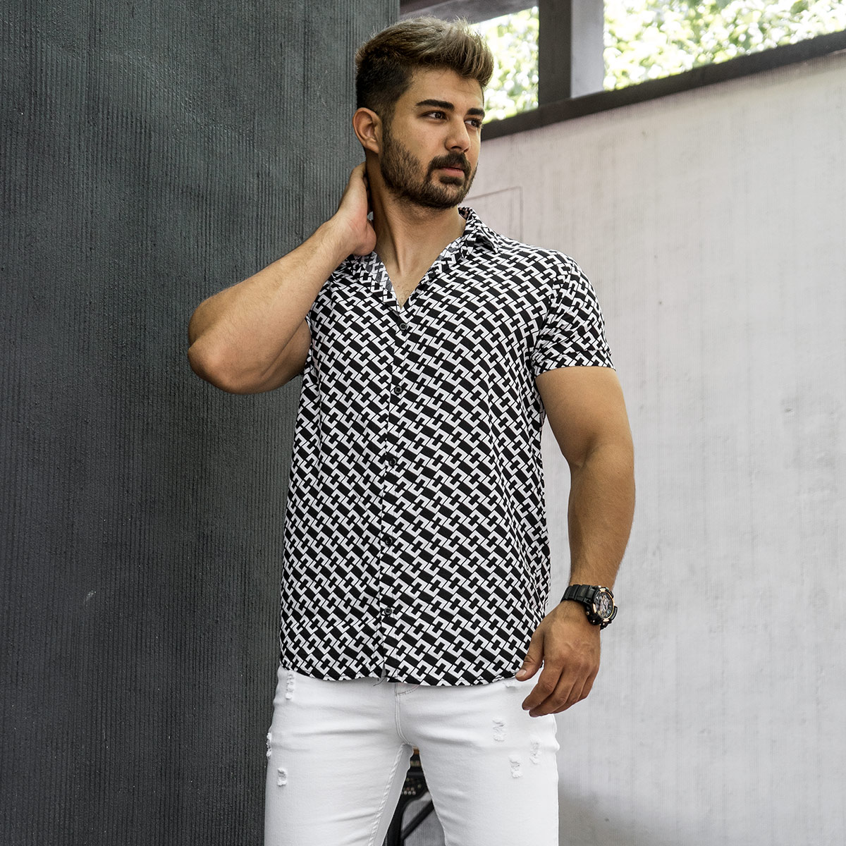 پیراهن مردانه آستین کوتاه جدیدمشکی طرحدار کرپ نخ