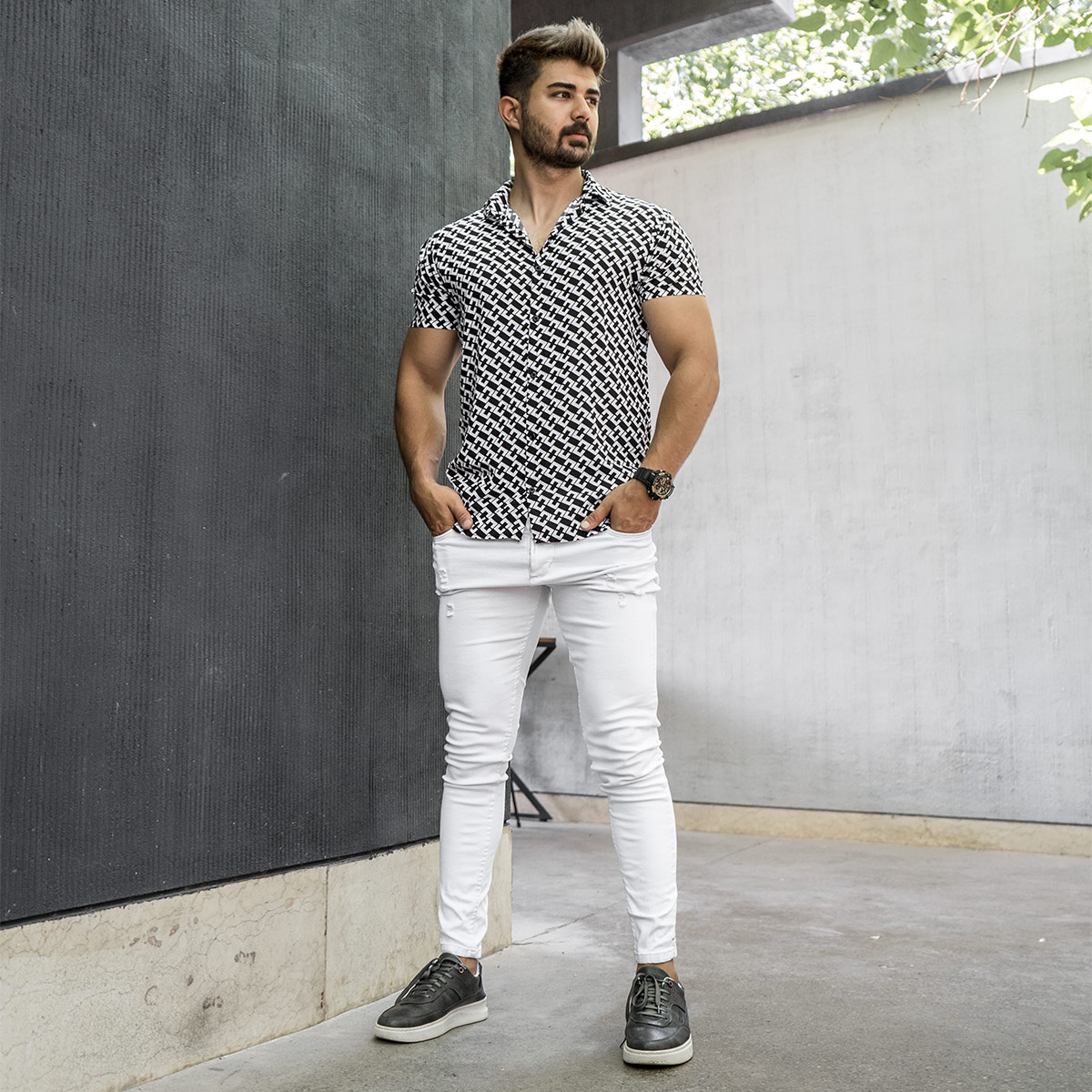 پیراهن مردانه آستین کوتاه جدیدمشکی طرحدار کرپ نخ