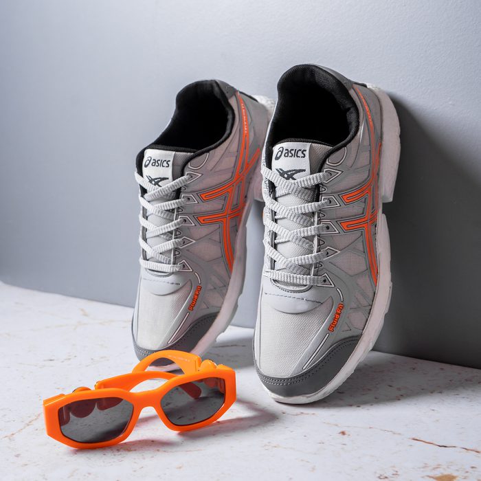 خرید اینترنتی کفش کتونی آسیکس مردانه طوسی نارنجی است