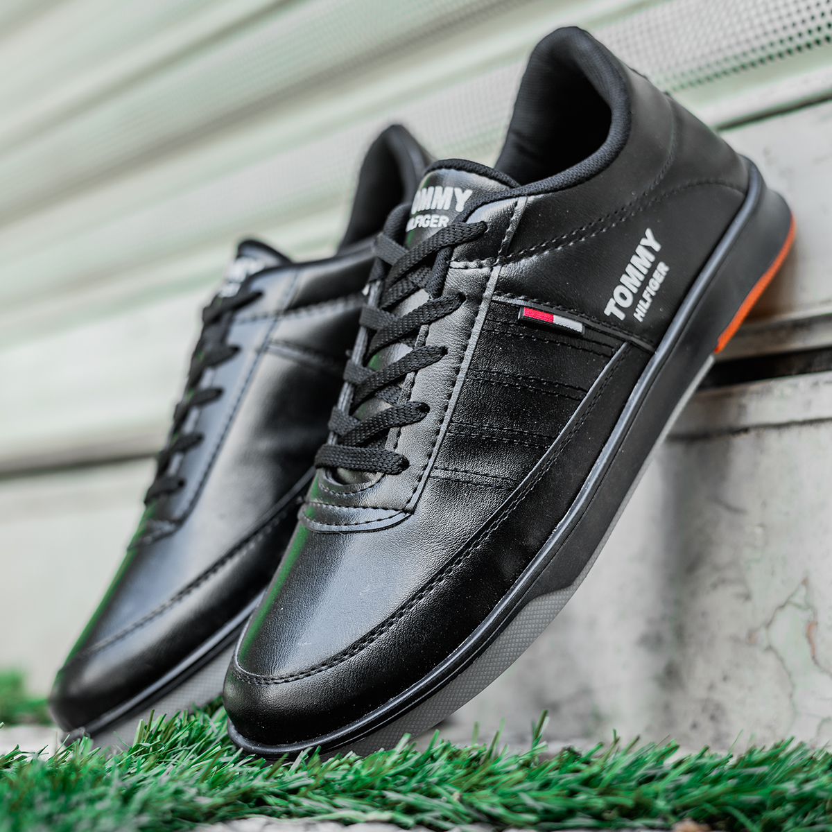 خرید کفش چرم تخت صاف مشکی مردانه مدل تامی ارزان قیمت