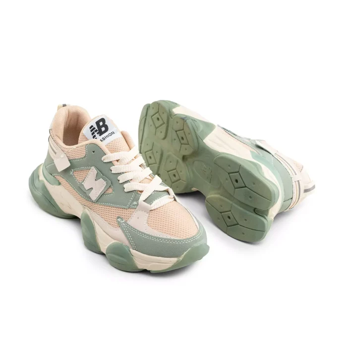 کفش کتانی دخترانه رنگ سبز کرم از برند New Balance