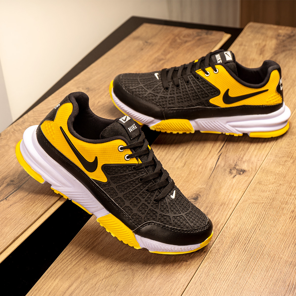 خرید اینترنتی کفش کتانی مردانه زرد مشکی طرح جدید 1400