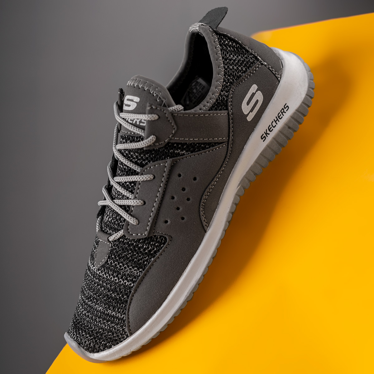 کفش مد روز اسپرت طوسی طرح جدید