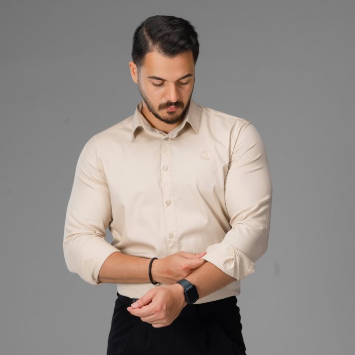 پیراهن کلاسیک مردانه رنگ کرم تک رنگ جنس نخ