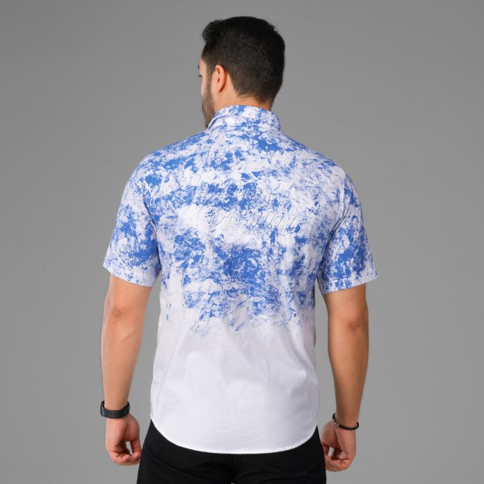 پیراهن آستین کوتاه سفید مردانه طرحدار آبی