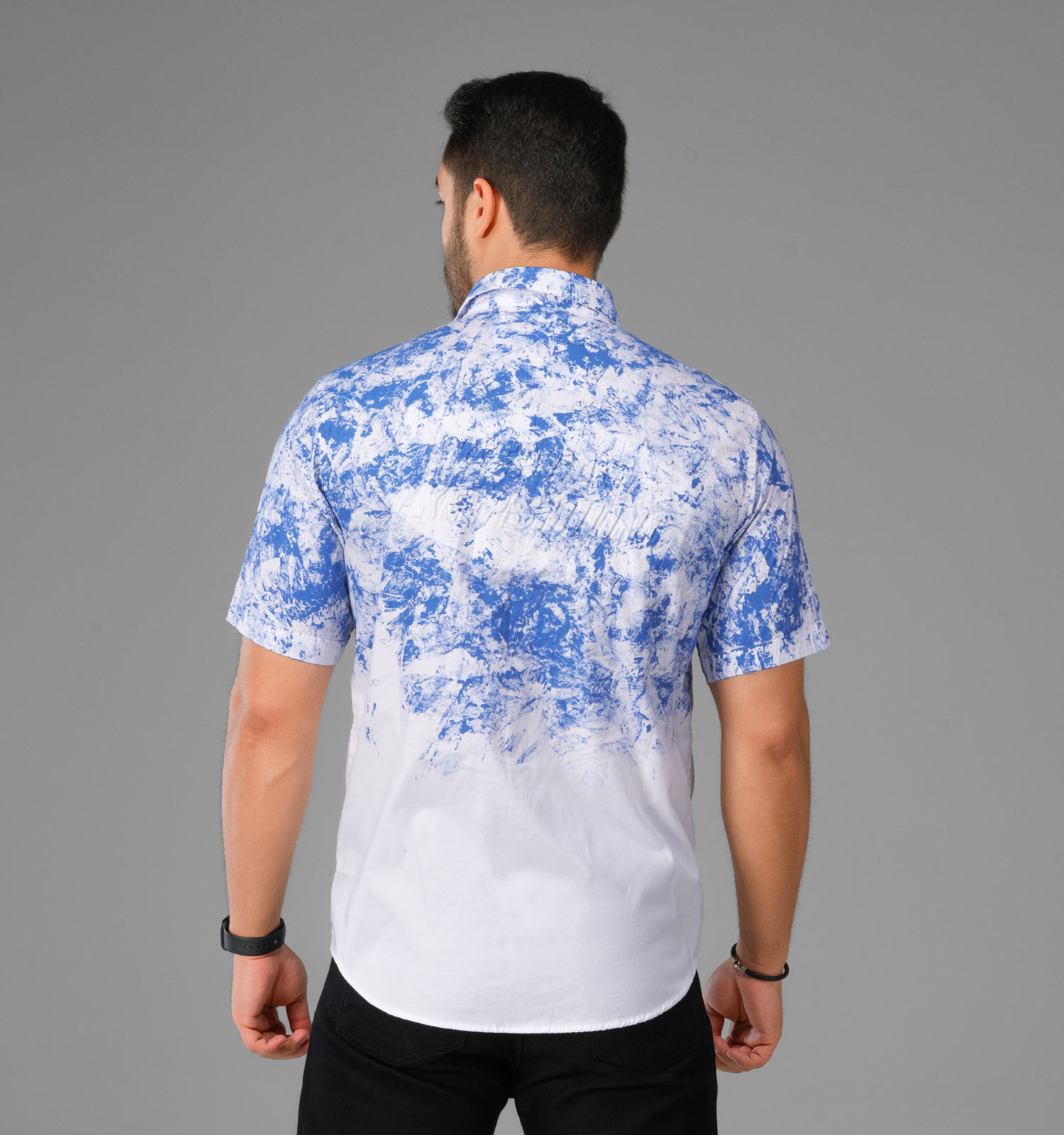 پیراهن آستین کوتاه سفید مردانه طرحدار آبی - Image 2