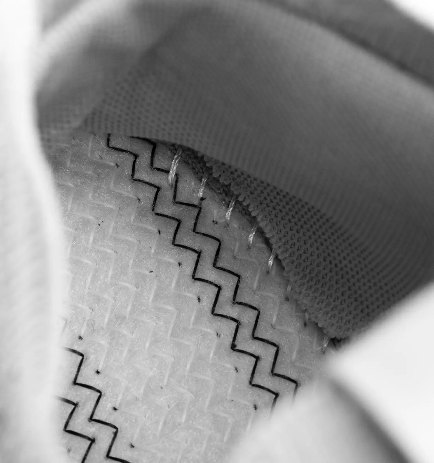 کفش کتانی اسپرت طوسی مردانه برند Adidas بافتی - Image 2