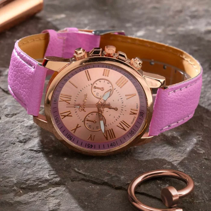 ساعت مچی دخترانه از برند WALAR بند چرم صورتی