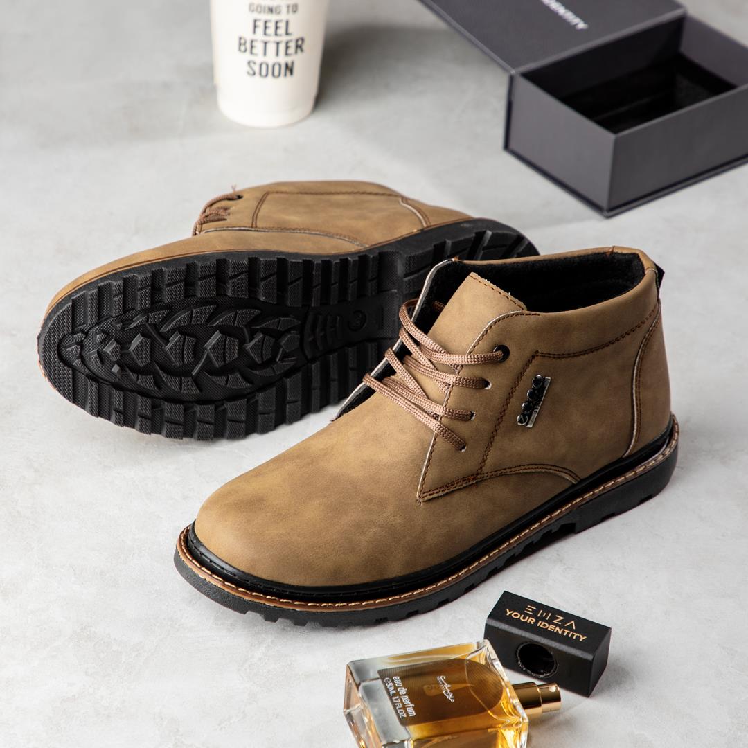 کفش نیم بوت چرم مردانه رنگ قهوه ای شتری کلاسیک
